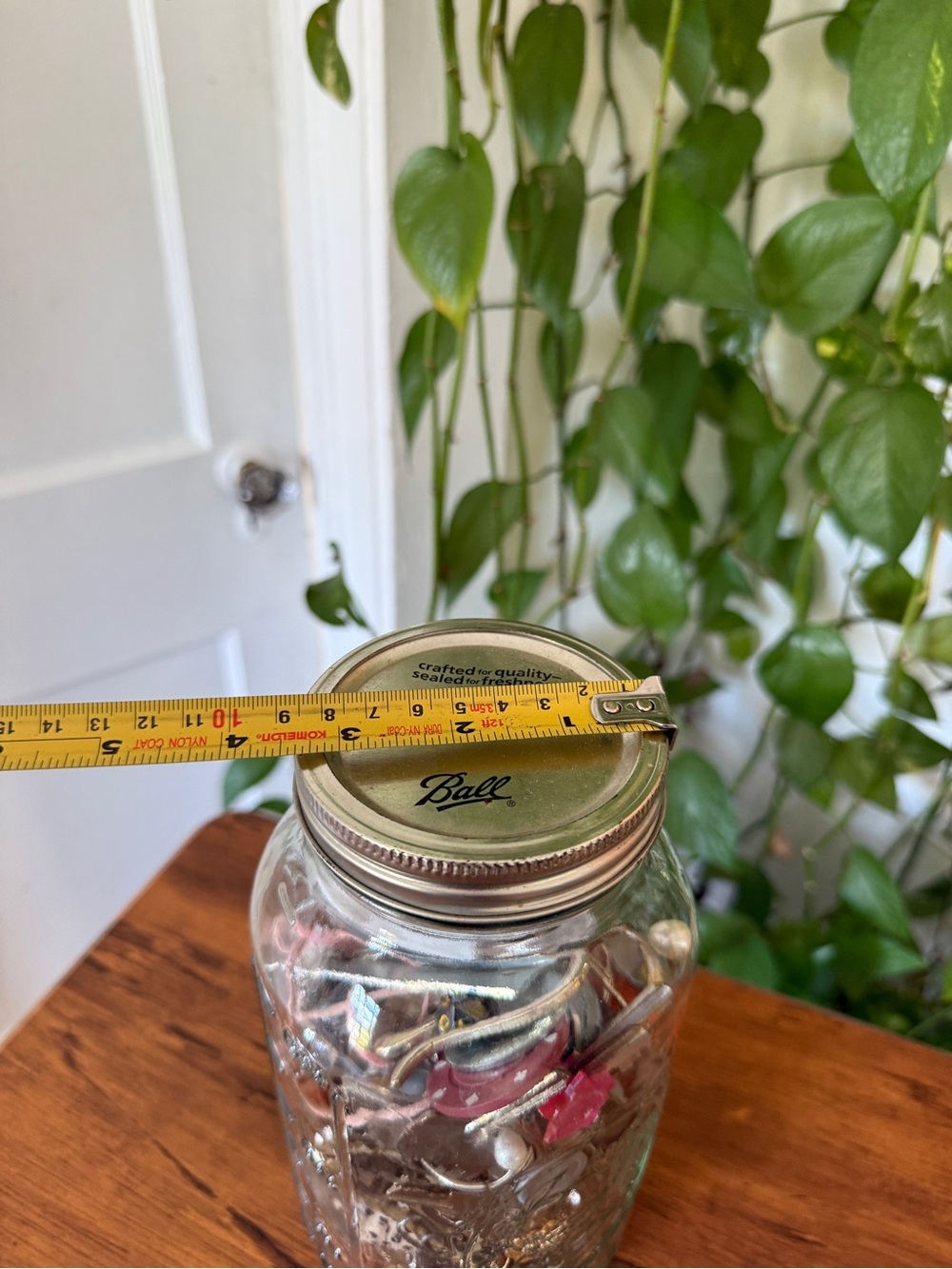 x-large mason jar of trinkets - metal toys, jewelry - Picture 3 of 16